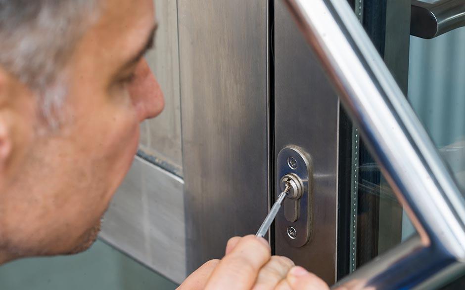 changer serrure porte fenetre pvc Courcouronnes